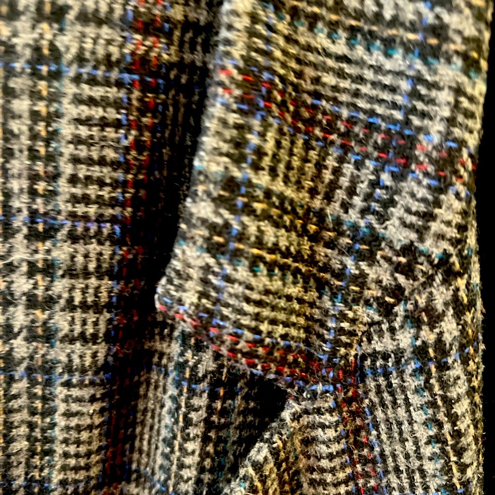 Vintage Charcoal Gray Plaid Fully Lined Sag Harbor Wool Blend Blazer. Size = 12 - Picture 3 of 12